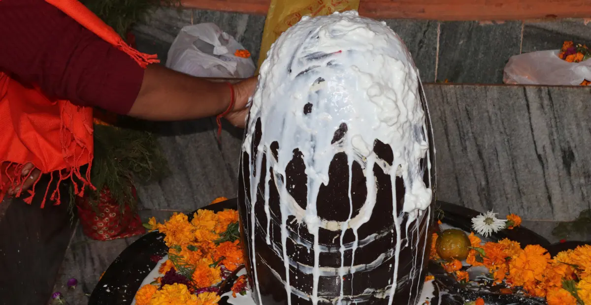 shivling par kya nahi chadhana chahiye